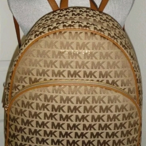 Michael Kors LG Backpack - Picture 7 of 7